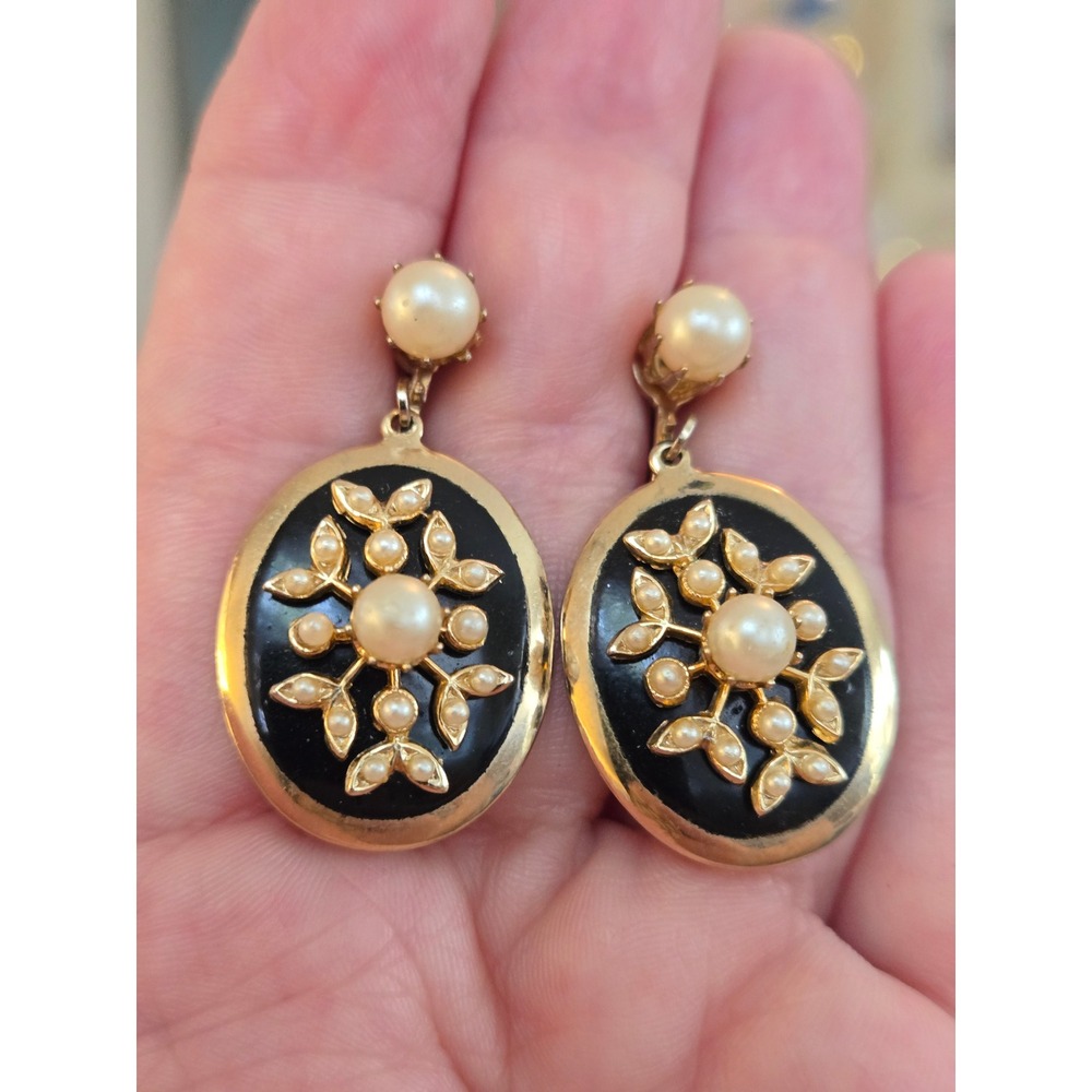 CORO Black Enamel Pearl Screwback Earrings Vintage